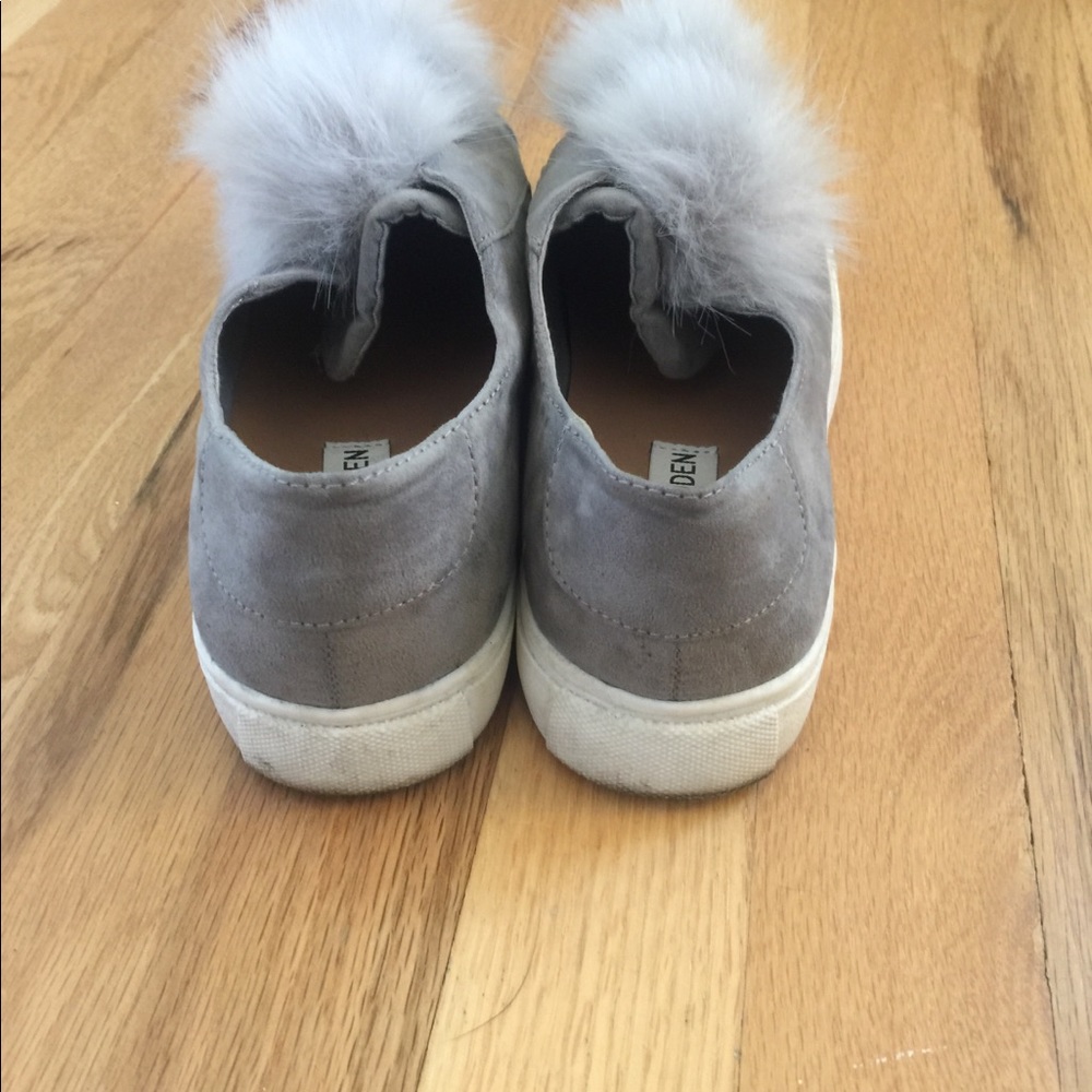 Steve Madden PomPom shoes!